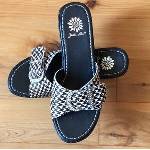 YELLOW BOX Y2K 1990’s Scrub Houndstooth Wedge Sandals Sz 8